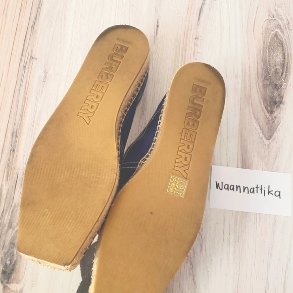 Burberry Navy Flat with Logo size 39 - Picture 2 of 8